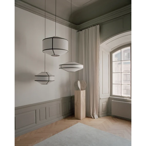 New Works Lifestyle 23110 23120 23130 Kite Pendant Lamp 55 65 75 White Black kuva