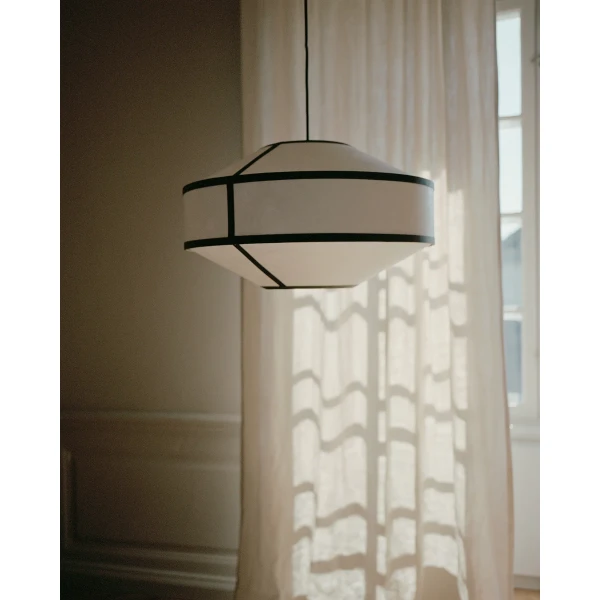 New Works Lifestyle 23110 Kite Pendant Lamp 55 White Black 1 kuva