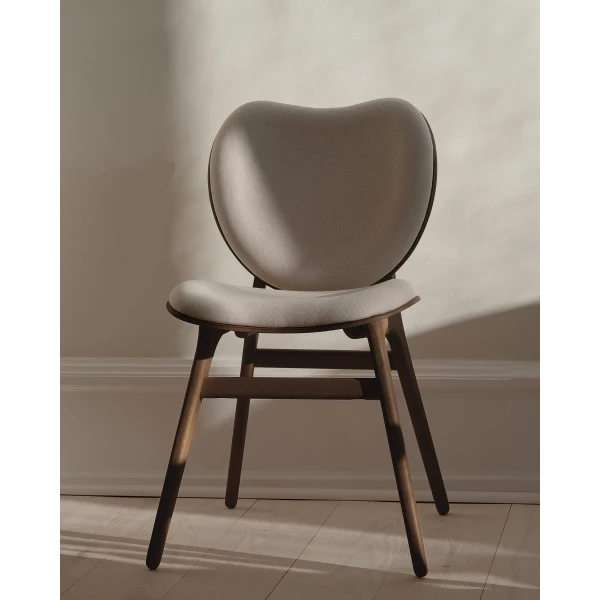 UMAGE lifestyle A Conversation Piece dining chair dark oak white sands 10 kuva