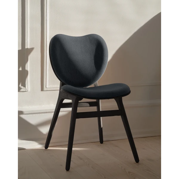UMAGE lifestyle A Conversation Piece dining chair black oak shadow 9 kuva
