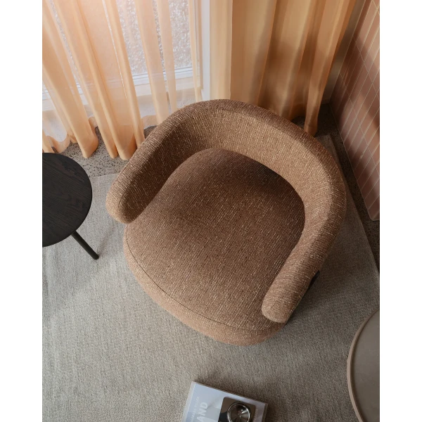 151518 b mb Jenison loungechair amber brown 01 kuva