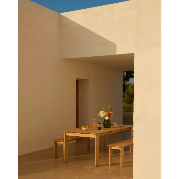 assemble table 220 cm bench 180 cm teak silent vase dark green raise carafe glass clear ORG kuva