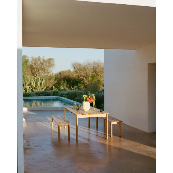 editorial assemble table 220 bench 180 teak kink light green raise dark blue ease MED RES kuva