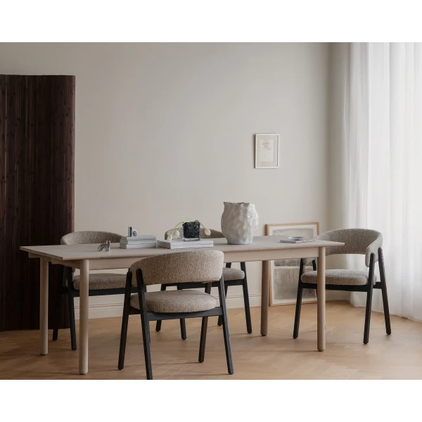 128050 120164 b mb Derrymore dining table ww Barnaby chair brown01 kuva