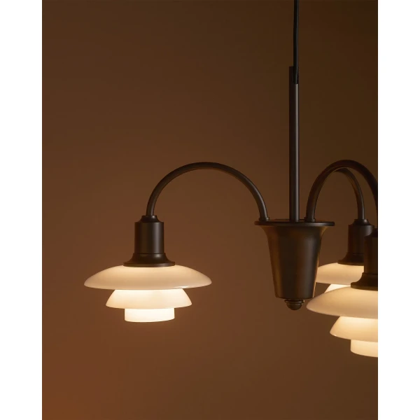 SS26 PH Centenary Studio Chandelier 3 ON Close Up 113 kuva