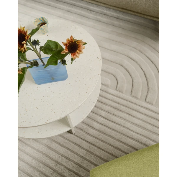 halves coffee table off white relevo rug off white ridge vase glass echo acca 961 org kuva