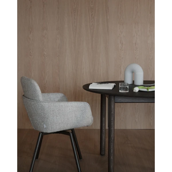 152463 128064 b mb Roswell arm chair light beige brown Derrymore dining table brown01 kuva