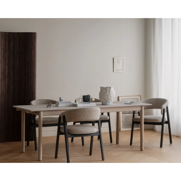 128050 120164 b mb Derrymore dining table ww Barnaby chair brown01 kuva
