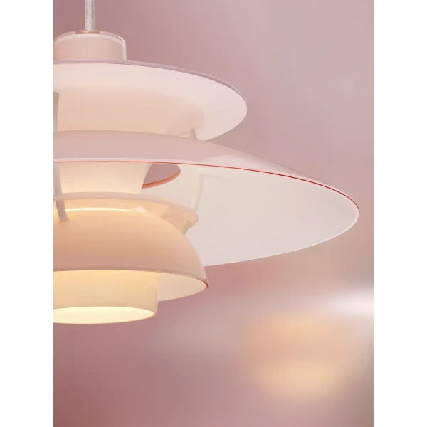 AW26 PH 5 320 Opal Pendant Pink Campaign 11 ON kuva