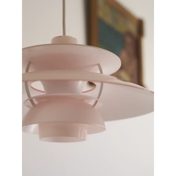 AW26 PH 5 320 Opal Pendant Rose Detail Interior 1533 kuva