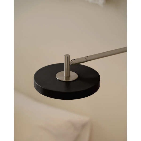 UMAGE lifestyle Asteria wall lamp long black steel kuva