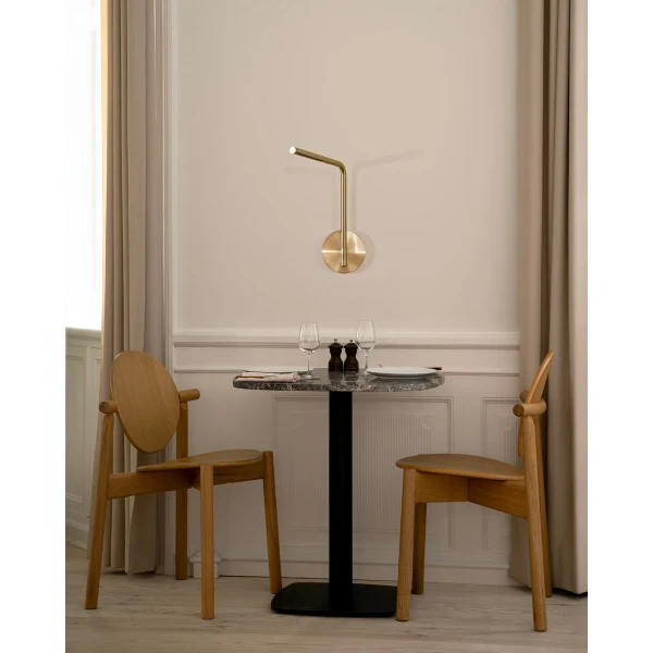 UMAGE lifestyle Omni Pivot brass Heiko oak Gather cafe table emperador 1 kuva