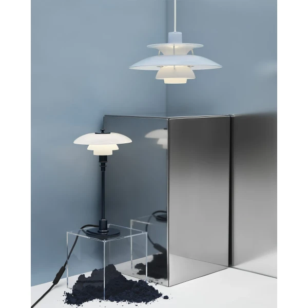 AW26 PH5 320 Opal Pendant Blue PH 2 1 Table Blue Marketing On kuva