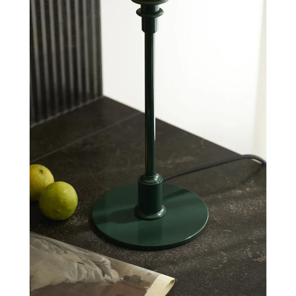 AW26 PH 3 2 Table Deep Green Interior Close Up1 ON kuva