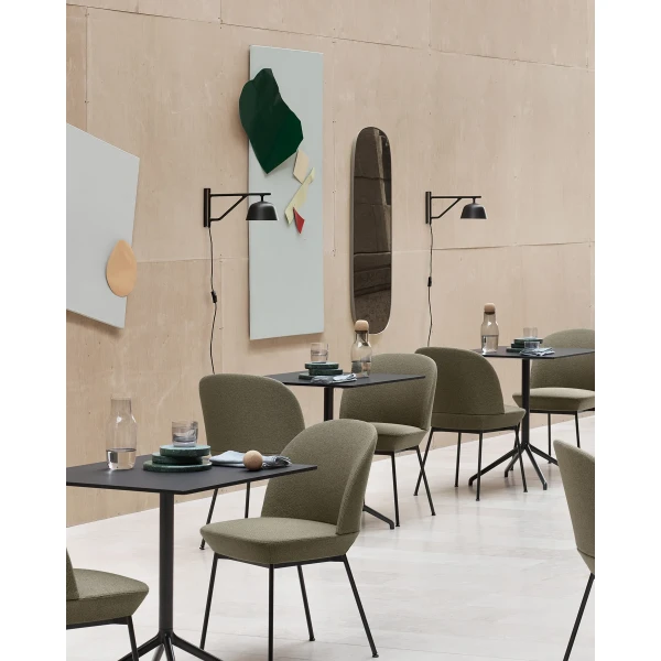 Oslo side chair ocean 21 anthracite black still cafe table black ambit wall black enfold Muuto kuva