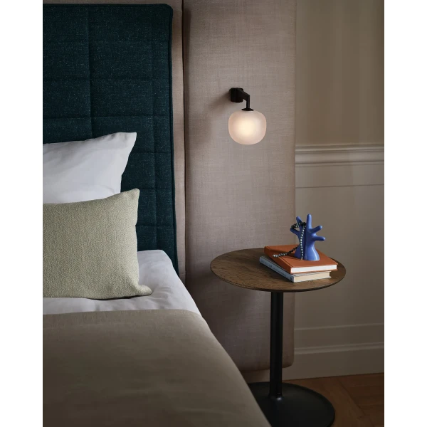rime wall black soft side smoked oak black 48 h48 mingle light green muuto org kuva