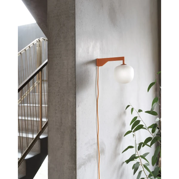 rime wall lamp orange muuto kuva