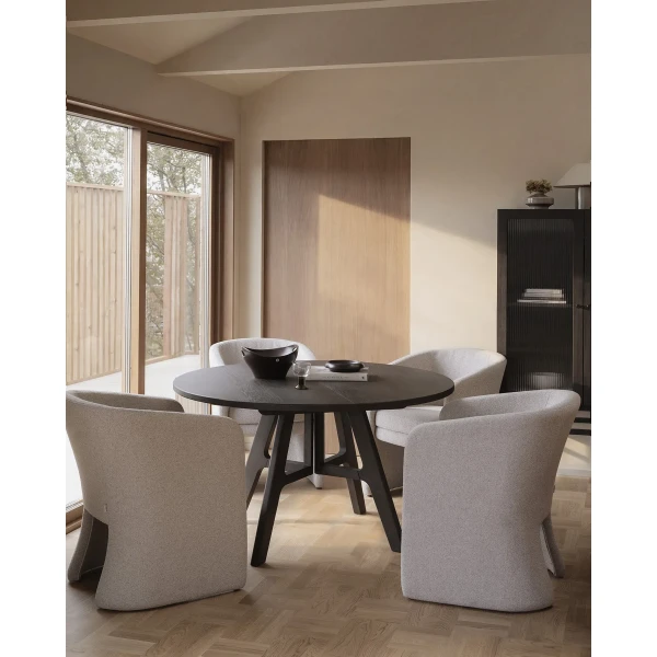 270230 270070 b mb Stockbridge dining table brown Jessup armchair beige 02 kuva