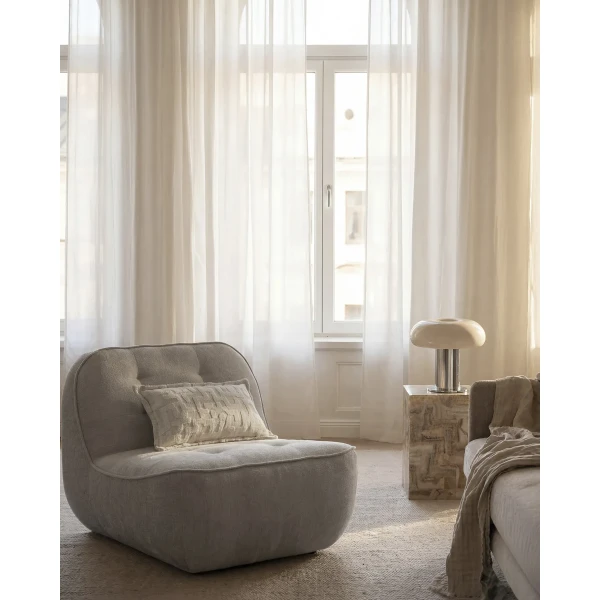 261001 b mb Farson lounge chair light beige 01 kuva