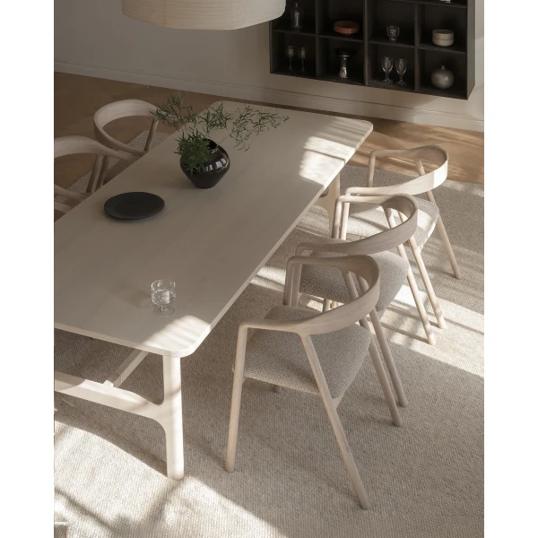 148033 123400 b mb Dillon armchair medium beige ww Driscoll dining table ww 01 kuva
