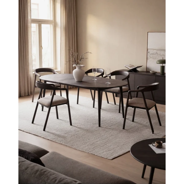 148034 121205 b mb Dillon armchair brown beige Tyler dining table brown 02 kuva