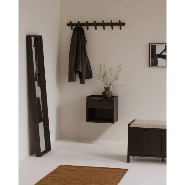 134202 134207 134212 134222 123261 b mb Hillmond mirror Hook rail Bedside table Bench Moorfileds carpet saffron 01 kuva