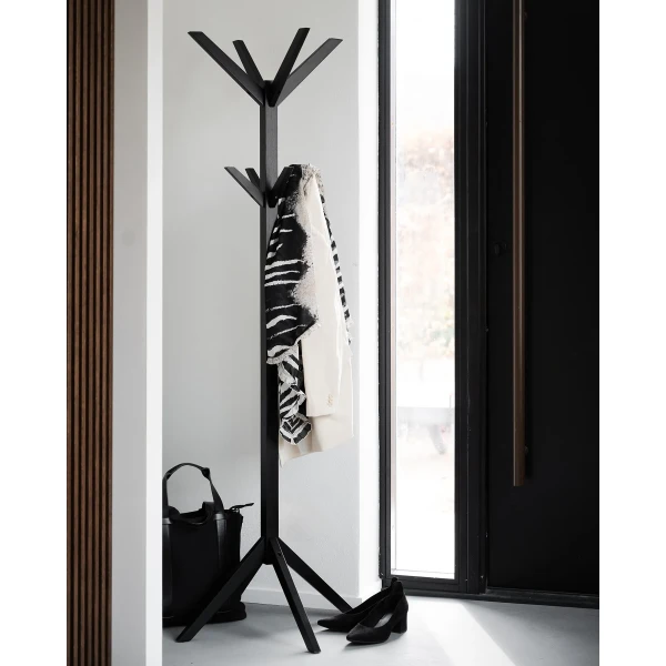 134332 b mb Confetti clothes hanger black 01 kuva