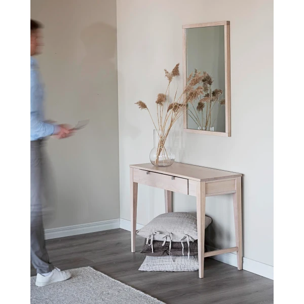 134356 mb Confetti console table ww 02 kuva