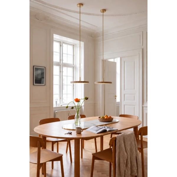 UMAGE Lifestyles Asteria Air Mini Brass Coffee Brown Comfort Circle Extended Oak White Ceramics Brass kuva