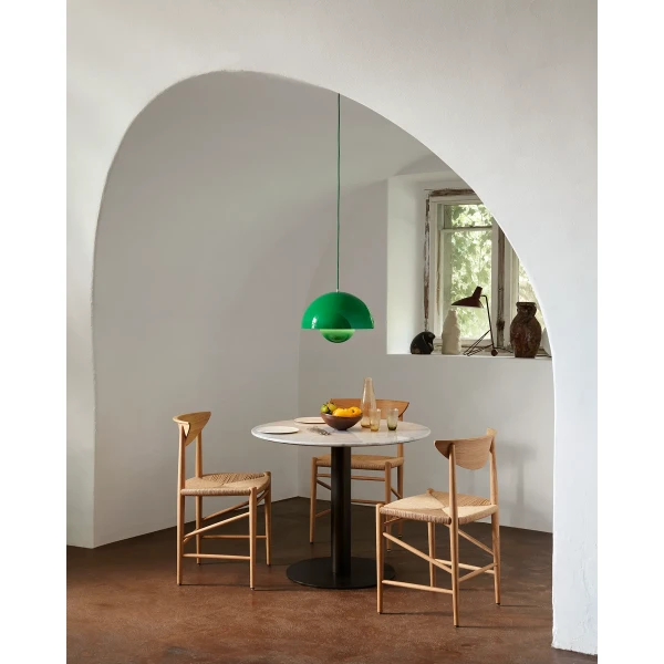 ATD Lifestyle Images Retail 2022 Flowerpot VP2 In Between SK18 Drawn HM3 Tripod HM9 Collect GlassCarafe SC60 SC63 kuva
