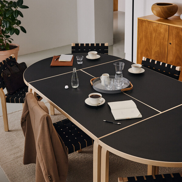 Artek Aalto table half round 95 black linoleum kuva
