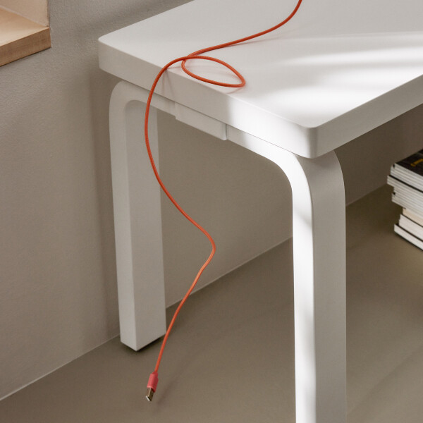 Artek Bench 168B white lacquer detail image