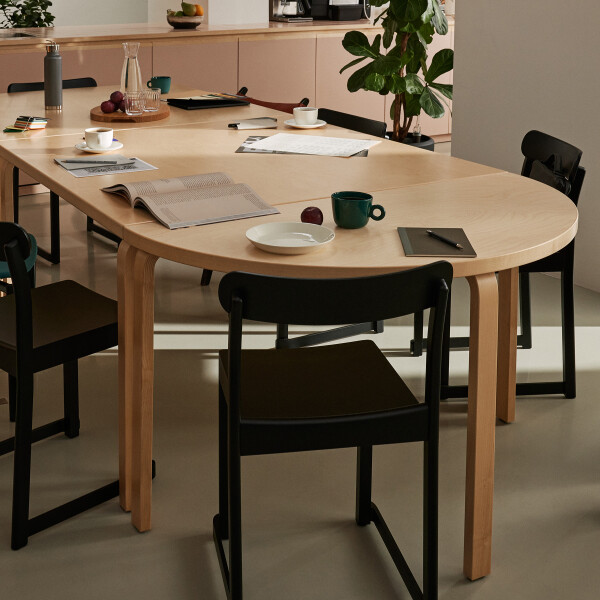 Artek Interior Aalto table square 84 half round 95 kuva