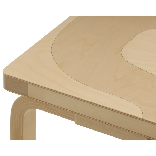 Bench 153B Seireeni Close Up cut out master kuva