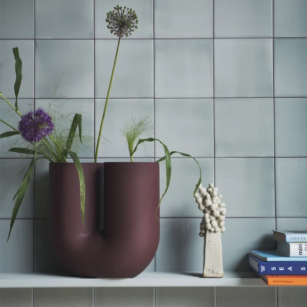 Kink vase 26 deep red muuto org 150 kuva