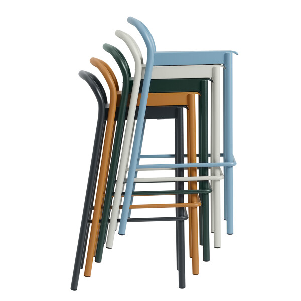 Muuto Linear steel bar stool h75 stacked kuva