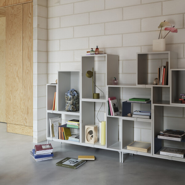 Muuto Post table lamp brown green interior kuva