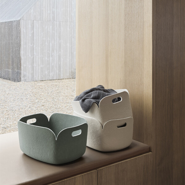 Muuto Restore basket dusty green basket sand kuva