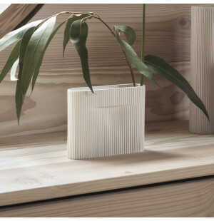 Muuto RIDGE maljakko 16,5 cm, off-white kuva