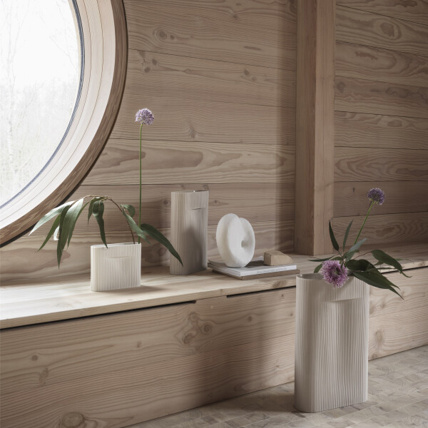 Muuto Ridge vase off white 16 cm image
