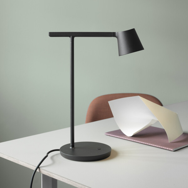Muuto Tip table lamp black image