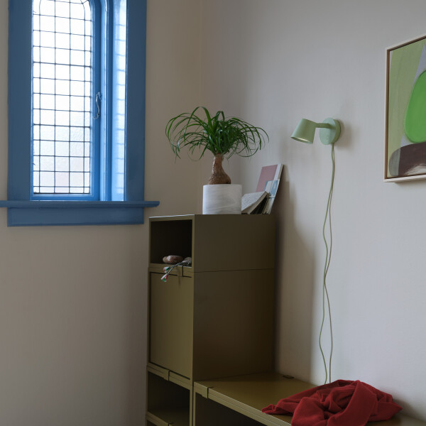 Muuto Tip wall lamp light green interior image