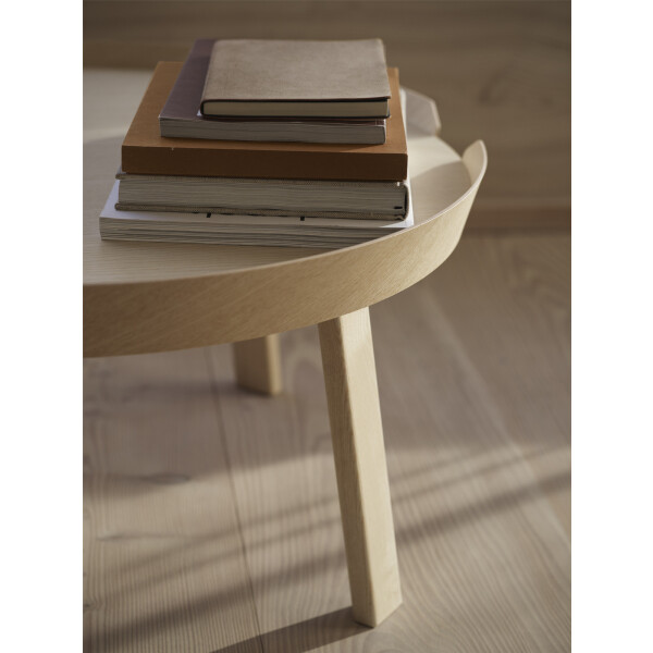 Muuto around table large ash muuto kuva