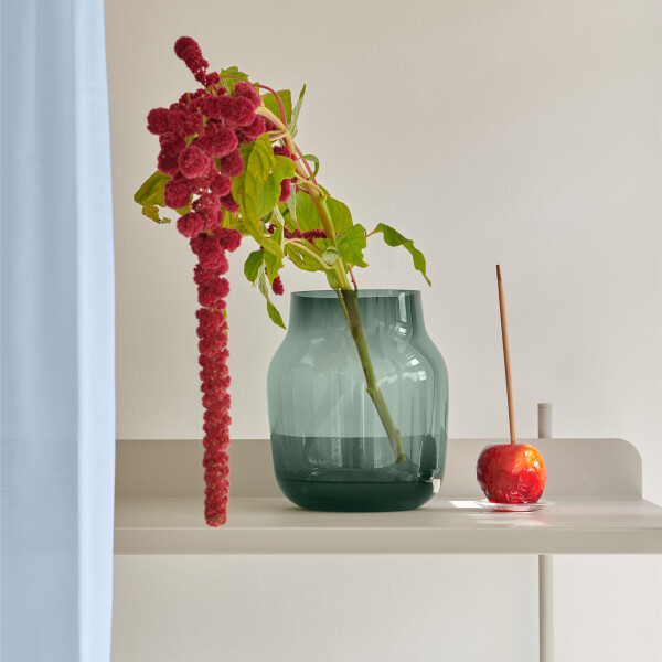 Muuto silent vase dark green 20 image
