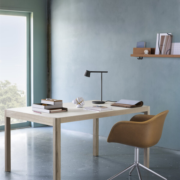 Muuto Tip table lamp black image