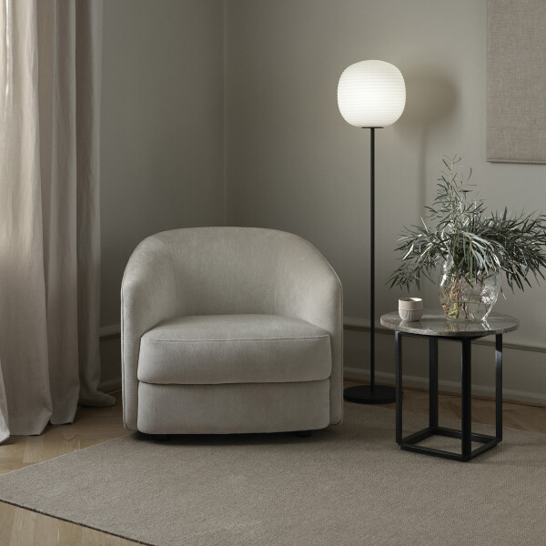 New Works Spring 2021 Covent Lounge Chair Lantern Floor Lamp Florence Side Table Gris du Marais kuva