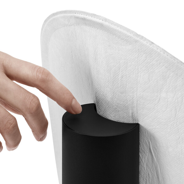 New Works Tense Portable Table Lamp Black Touch Detail kuva