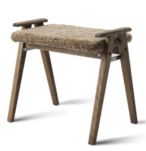 Oscarssons Möbel ALME jakkara, savutammi/ lampaantalja Sahara kuva