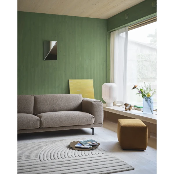 Rest Sofa 3 seater metal legs hearth 06 Gaze mirror strand table Lamp 59 relevo off white echo pouf kuva