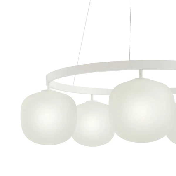 Rime chandelier 5 white detail muuto image